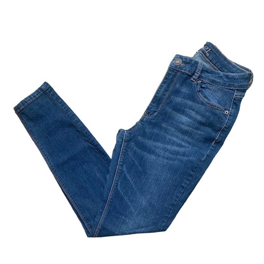 Women’s Jeans. Size 8R. Great condition!!